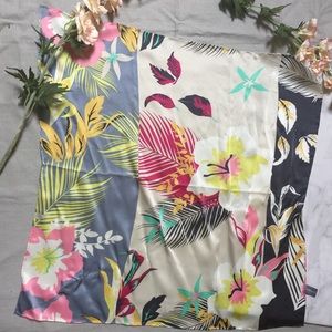 BAOSHIDI Silk Rolled Hem Floral Handkerchief Scarf